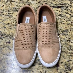 Steve Madden slip ons